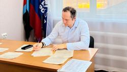 Депутат областной Думы Михаил Литовкин провел приём граждан в Алексеевке