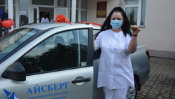 Краснеская районная больница получила автомобиль от фонда «Айсберг»