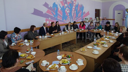Депутат Госдумы Наталья Полуянова встретилась с красненскими женщинами