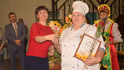 Конкурс на лучшее исполнение брендового блюда собрал 12 команд в Алексеевском горокруге