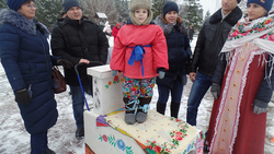 Алексеевцы провели новогодний парад санок