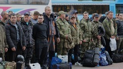 Вячеслав Гладков проводил мобилизованных белгородцев в военные части сегодня