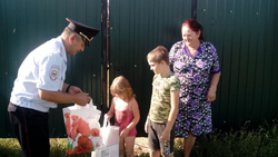 Красненские полицейские провели акцию «Собери ребёнка в школу»