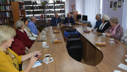 Глава администрации Красненского района побеседовал с членами местного отделения Союза пенсионеров