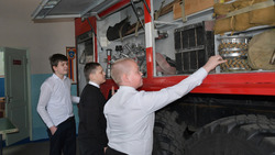 Новоуколовские школьники совершили экскурсию в ЕДДС и пожарно-спасательную часть Красненского района