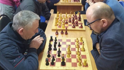 Шахматисты из Красного провели турнир памяти Николая Захарова