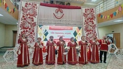 Красненцы провели мастер-класс и исполнили песни на Дне мастера в Ровеньках