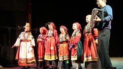Семья из Алексеевского горокруга исполнила фольклорные песни на областной ярмарке