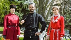 Праздник народной и казачьей культуры «Родина! Ты — наша слава и могущество» прошёл в Алексеевке