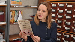 Художник алексеевской библиотеки издала собственную книгу