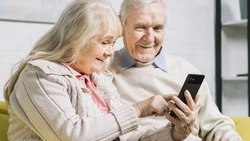 Электронные удостоверения появились у белгородских пенсионеров