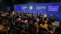 Федеральные эксперты обсудили вопрос информационного давления на Россию в рамках ПМЭФ-2022