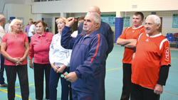 Пенсионеры Красненского района померялись ловкостью на спортивных соревнованиях