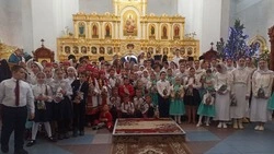 Красненцы отпраздновали рождественские праздники конкурсами, песнями и колядками 