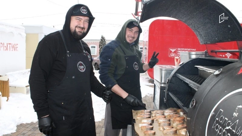 Барбекю на колёсах. Новая точка фастфуда появилась в Алексеевке