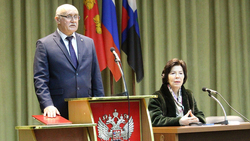 Муниципальный совет Красненского района переизбрал главу администрации на новый срок