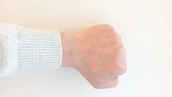 Алексеевец нанёс побои своей супруге