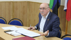 Глава администрации Красненского района провёл совещание с руководителями муниципальных служб 