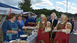 Жители Красненского района провели фестиваль «Орешкины потешки»