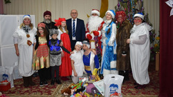 Глава администрации Красненского района поздравил жителей муниципалитета с Новым годом