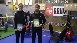 Двое жителей Красненского района победили в состязаниях на кубок России по пауэрлифтингу
