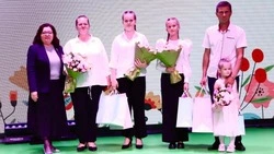 Две алексеевских мамы удостоены почётного знака «Материнская слава»
