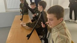 Соревнования по стрельбе из пневматической винтовки прошли в школе райцентре Красное