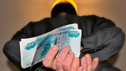 Мужчина из Лесного Уколова Красненского района украл у спящего односельчанина деньги