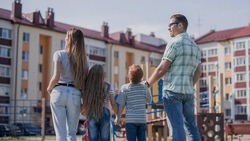 Сотрудники Минстроя Белгородской области напомнили условия предоставления жилья многодетным семьям 