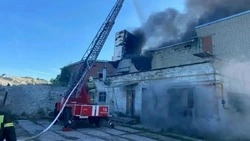 Атака со стороны ВСУ повредила здание бывшего комбината стройматериалов