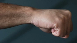 Мужчине из Красненского района грозит десятилетний тюремный срок за нанесение побоев