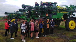 Профориентационная встреча со школьниками Красненского района прошла в агрофирме «Красненская»