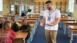 Белгородские курсанты сборов «Армата» стали слушателями лекций «Знания»