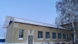 Строители продолжили капитальный ремонт Ильинской сельской школы Алексеевского горокруга