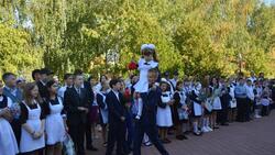 Более 1 тысячи учащихся сели за школьные парты Красненского района 1 сентября