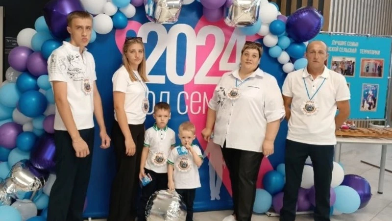 Счастье в трёх сыночках и лапочке-дочке. Как алексеевская многодетная семья воспитывает детей