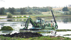 Специалисты очистят два водоёма и один речной участок в Красненском районе