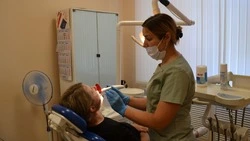 Дарят красивые улыбки. Сегодня алексеевцы отметят День медицинского работника