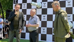 Вячеслав Гладков поддержал идею Анатолия Карпова открыть шахматную школу в Белгороде