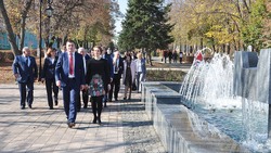 Областные лидеры единороссов ознакомились с достижениями партии в отделениях Алексеевки