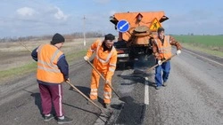 Пора дорожных обновлений. Как в Красненском районе восстанавливают автомобильные трассы