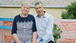 Гармония в душе и отношениях. Как красненская семья отметила 50-летний юбилей