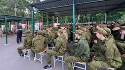 Алексеевские полицейские провели профилактическую беседу в военно-патриотическом лагере «Армата»