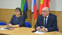 Глава Красненской администрации провёл встречу с родителями студентов-медиков