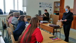 Алексеевские полицейские провели «уроки здоровья» в образовательных учреждениях