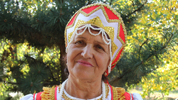 Жители Алейникова Алексеевского горокруга поздравили односельчанку с 70-летним юбилеем