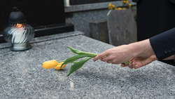 Родственники усопших могут дистанционно заказать уход за захоронениями в Белгородской области