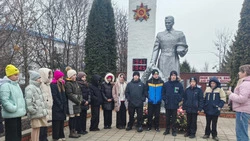 Мухоудеровкие школьники Алексеевского округа отметили День Неизвестного Солдата