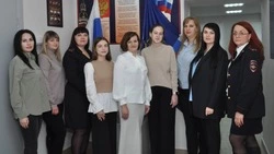 Лучший, потому что женский. Как работает отдел по вопросам миграции ОМВД «Алексеевский»