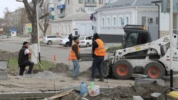 Дорожники начали восстанавливать асфальтовое полотно в Алексеевском округе